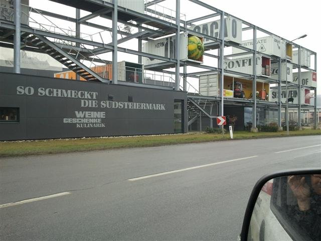 background Image Vinofaktur – Ehrenhausen